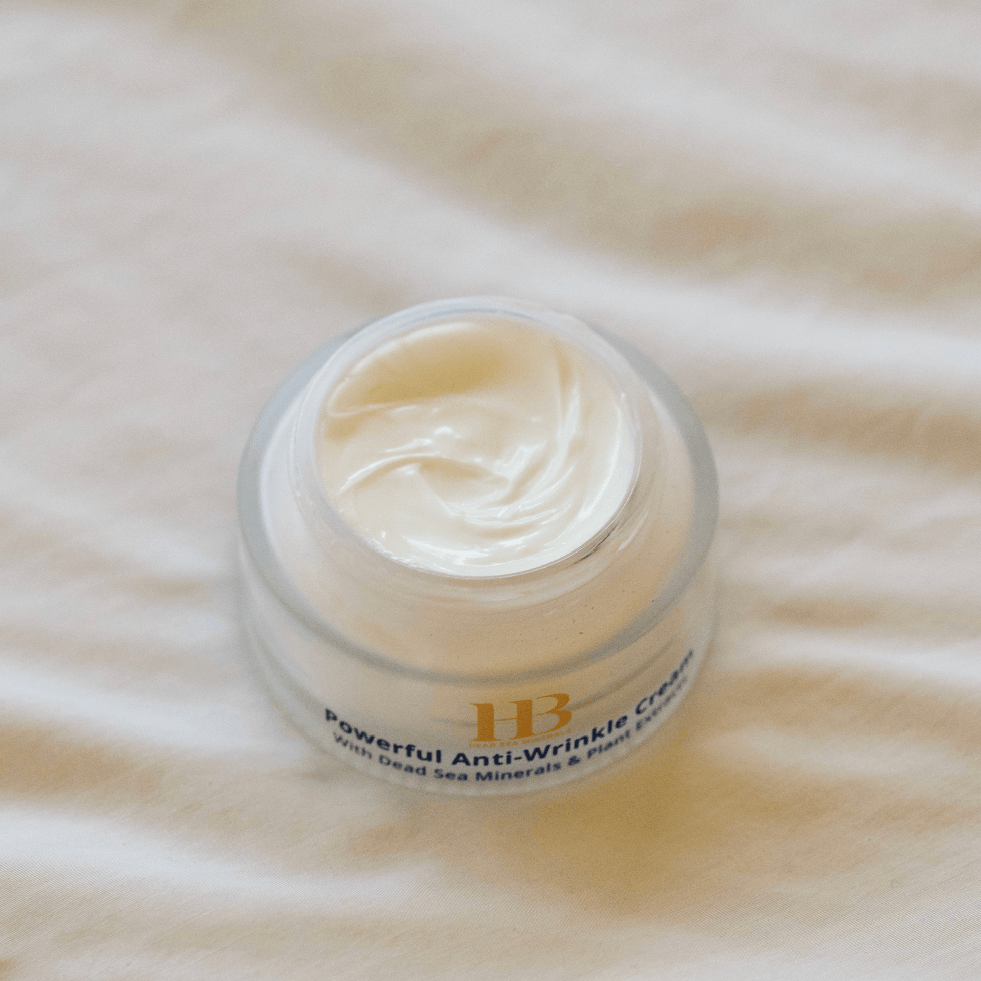 קרם נגד קמטים מחזק וממצק את מראה העור | קרם פנים