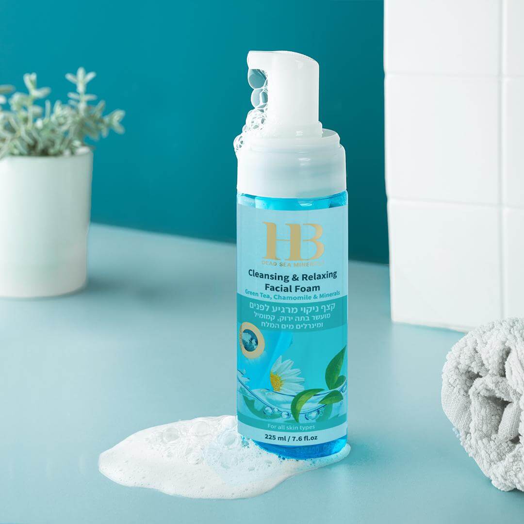 קצף ניקוי מרגיע לעור הפנים לניקיון יסודי | ניקוי פנים