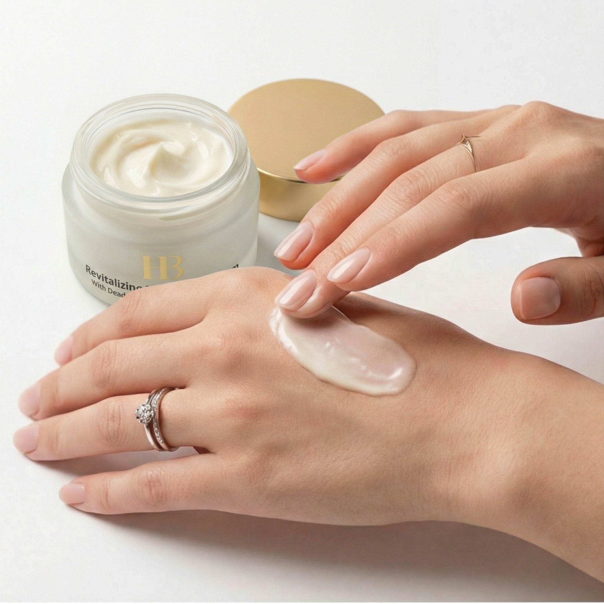 Pomegranate moisturizer for firming skin 