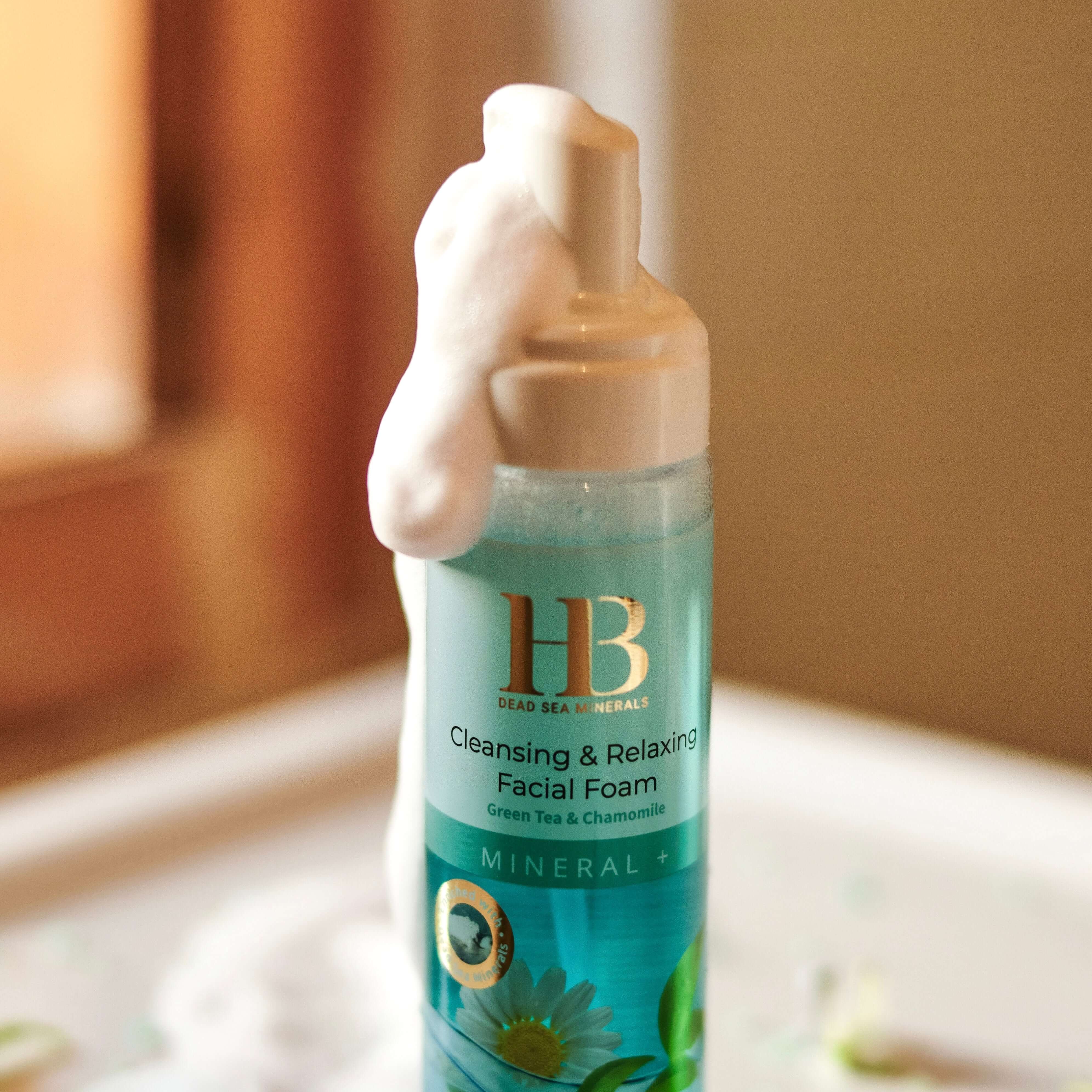 קצף ניקוי מרגיע לעור הפנים לניקיון יסודי | ניקוי פנים